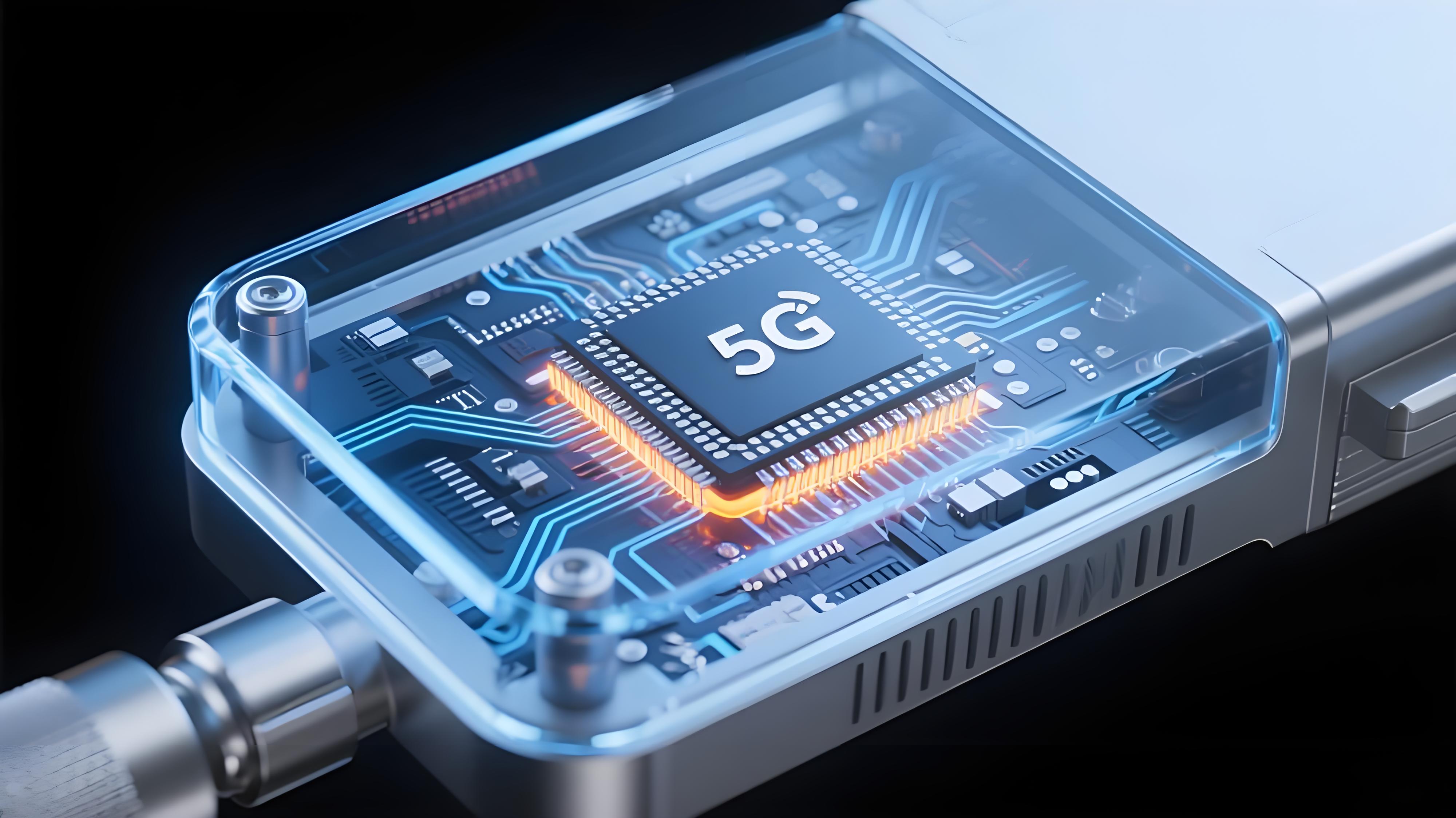 透明外殼5G基站AAU模塊內(nèi)部結(jié)構(gòu)，突出顯示PCB上的散熱通孔陣列